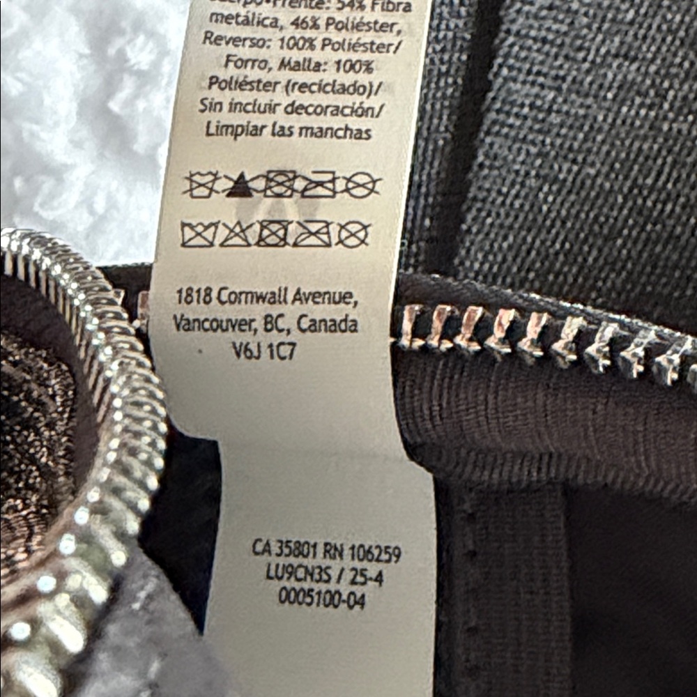 LULULEMON Everywhere Belt Bag 1L Glitter NWT Dark Silver/Graphite Grey/Silver - Picture 13 of 17